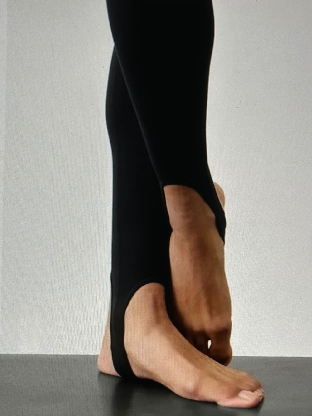 ATHLETA Transcend Stirrup Tight Legging NWT! - Picture 2 of 7
